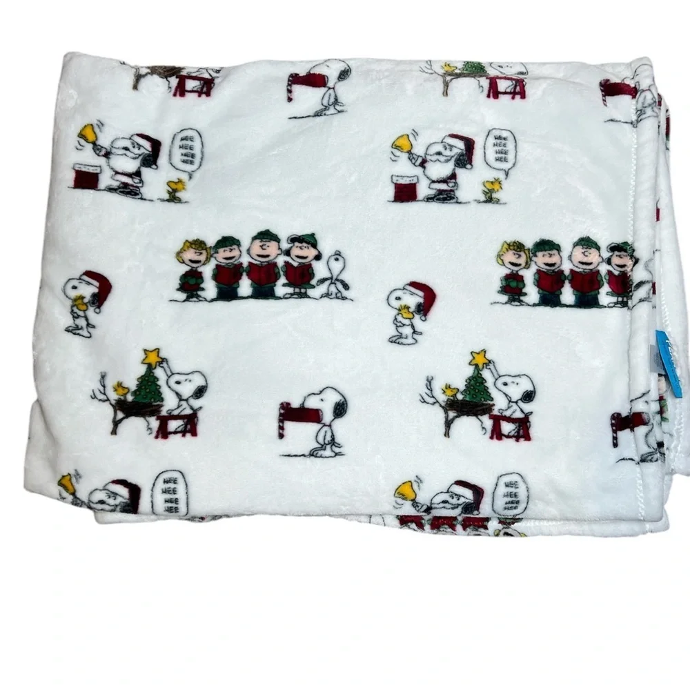 Berkshire Peanuts Festive Fleece Blanket throw christmas Accents